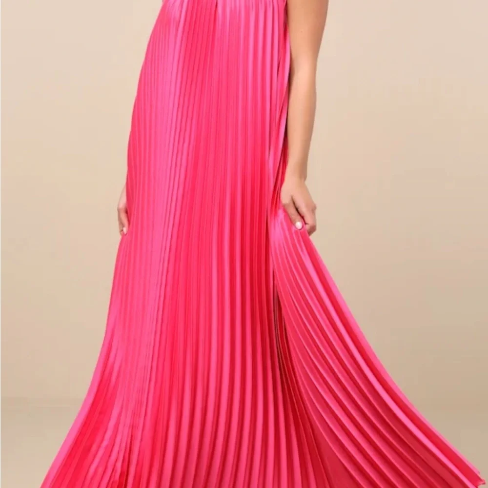 Divian Hot Pink Ombre Pleated Swing Maxi Dress - Picture 5 of 5